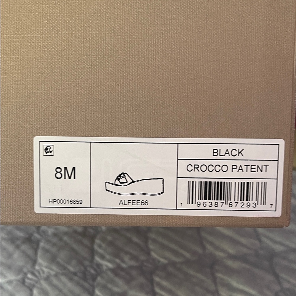 Donald J. Pliner Black Patent Wedge Slide with Silver Buckle SIZE 8 NIB - Picture 5 of 8